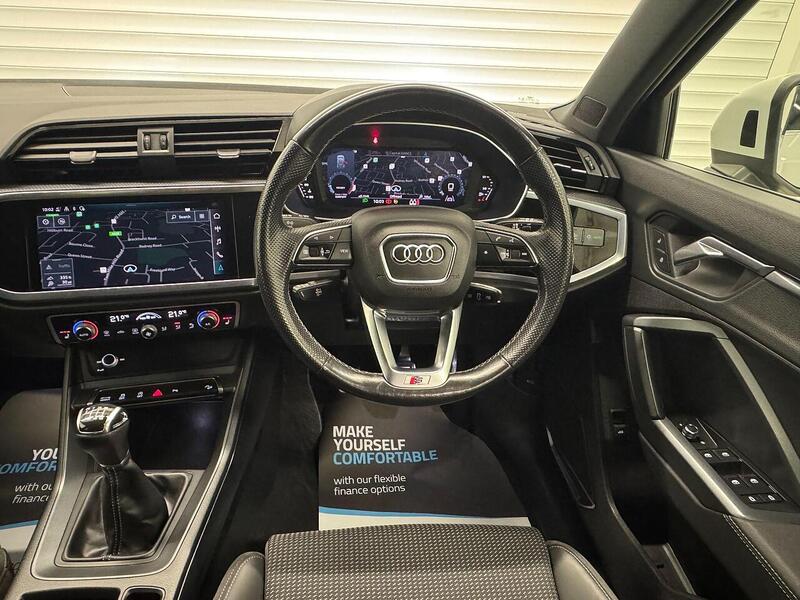 Audi Q3 1.5 TFSI CoD 35 S line SUV 5dr Petrol Manual Euro 6 (s/s) (150 ps) - U119323