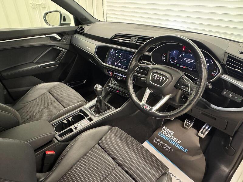 Audi Q3 1.5 TFSI CoD 35 S line SUV 5dr Petrol Manual Euro 6 (s/s) (150 ps) - U119323