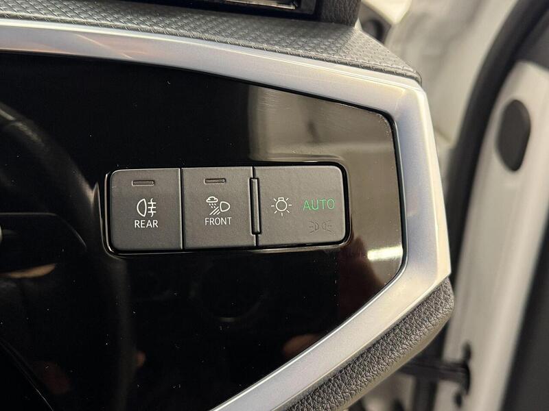 Audi Q3 1.5 TFSI CoD 35 S line SUV 5dr Petrol Manual Euro 6 (s/s) (150 ps) - U119323