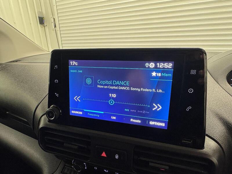 Peugeot Partner 1.5 BlueHDi 950 Professional Premium Long Panel Van 6dr Diesel Manual LWB Euro 6 (100 bhp) - U119324