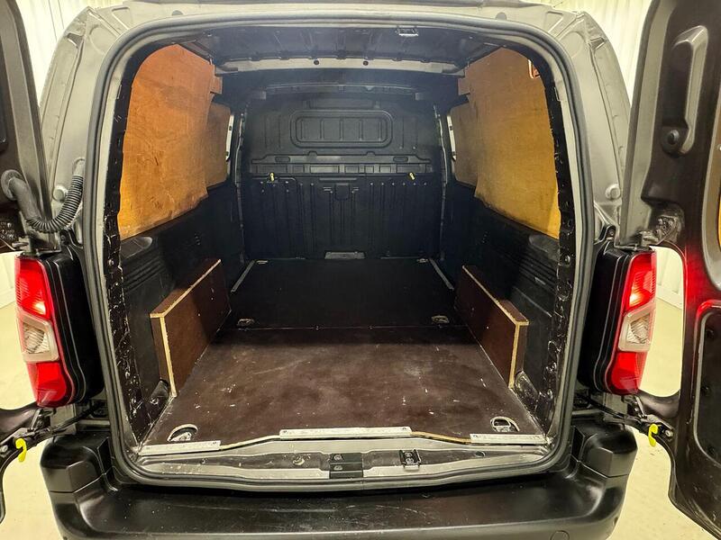 Peugeot Partner 1.5 BlueHDi 950 Professional Premium Long Panel Van 6dr Diesel Manual LWB Euro 6 (100 bhp) - U119324