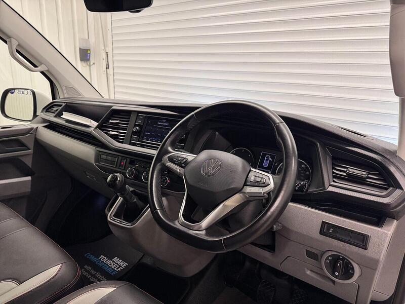 Volkswagen Transporter 2.0 TDI T30 Highline Panel Van 5dr Diesel Manual FWD LWB Euro 6 (s/s) (150 ps) - U119328
