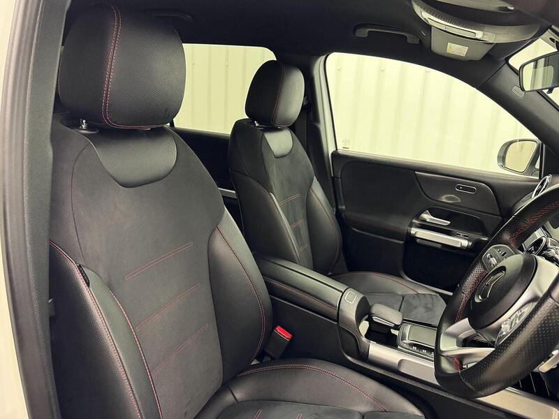 Mercedes-Benz GLB 1.3 GLB200 AMG Line SUV 5dr Petrol 7G-DCT Euro 6 (s/s) (163 ps) - U119329
