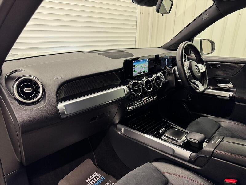 Mercedes-Benz GLB 1.3 GLB200 AMG Line SUV 5dr Petrol 7G-DCT Euro 6 (s/s) (163 ps) - U119329