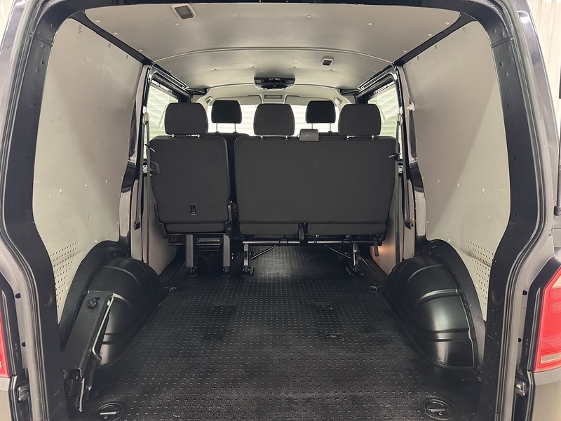 Volkswagen Transporter 2.0 TDI T32 BlueMotion Tech Highline Kombi DSG FWD SWB Euro 6 (s/s) 5dr - U119333