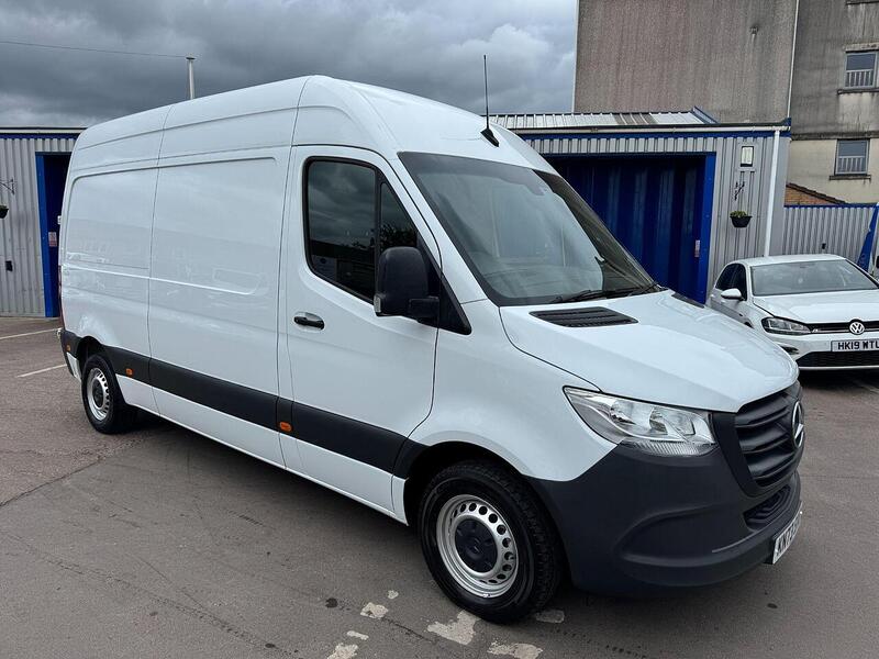 Mercedes-Benz Sprinter 2.0 315 CDI Premium Panel Van 5dr Diesel Manual FWD L2 H2 Euro 6 (s/s) (150 ps) - U119339