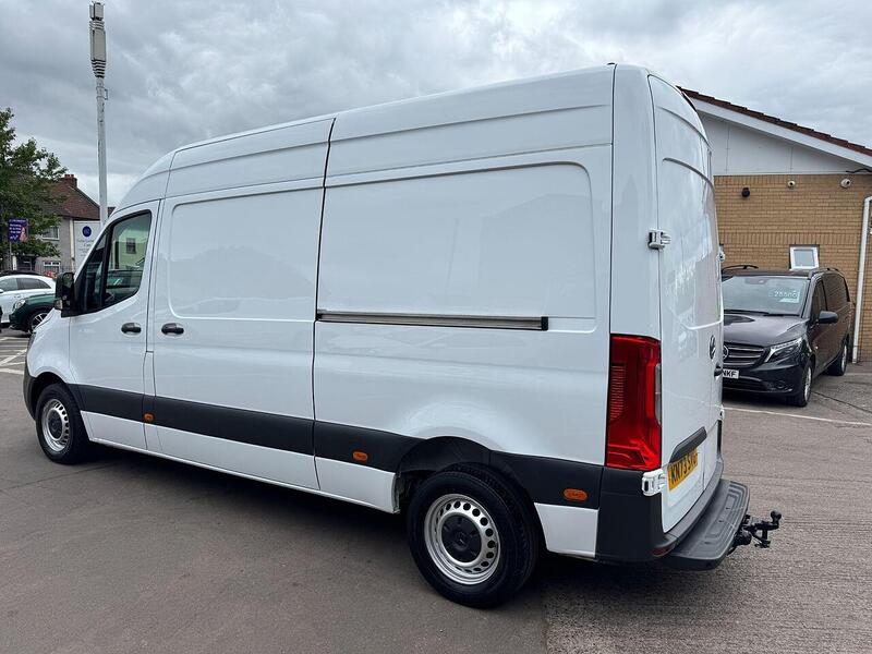 Mercedes-Benz Sprinter 2.0 315 CDI Premium Panel Van 5dr Diesel Manual FWD L2 H2 Euro 6 (s/s) (150 ps) - U119339