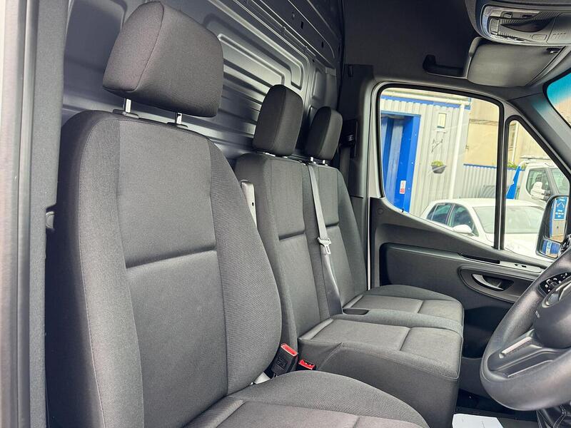 Mercedes-Benz Sprinter 2.0 315 CDI Premium Panel Van 5dr Diesel Manual FWD L2 H2 Euro 6 (s/s) (150 ps) - U119339