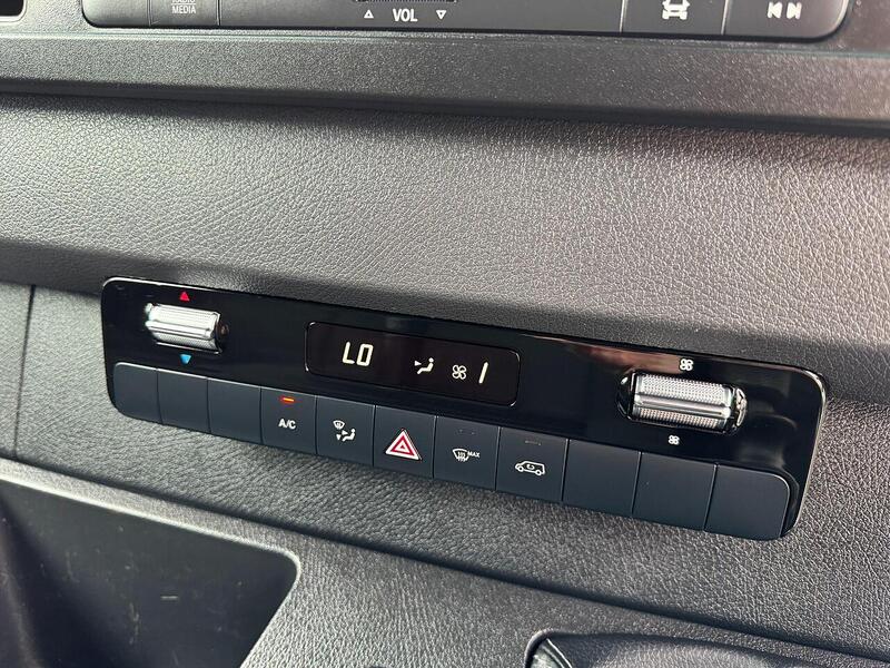Mercedes-Benz Sprinter 2.0 315 CDI Premium Panel Van 5dr Diesel Manual FWD L2 H2 Euro 6 (s/s) (150 ps) - U119339