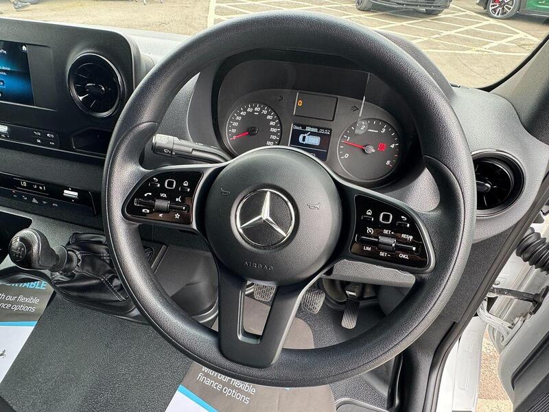 Mercedes-Benz Sprinter 2.0 315 CDI Premium Panel Van 5dr Diesel Manual FWD L2 H2 Euro 6 (s/s) (150 ps) - U119339