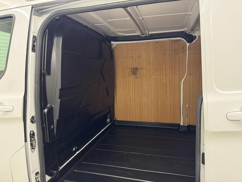 Ford Transit Custom 2.0 300 EcoBlue Limited Panel Van 5dr Diesel Manual L2 H1 Euro 6 (s/s) (130 ps) - U119340