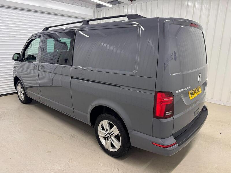 Volkswagen Transporter 2.0 TDI T32 Highline Kombi Double Cab 5dr Diesel DSG FWD LWB Euro 6 (s/s) (150 ps) - U119343