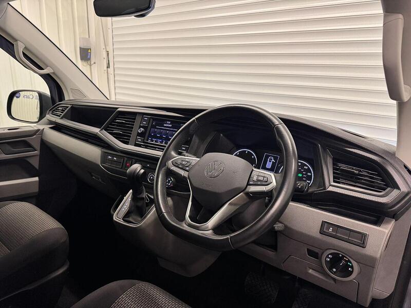 Volkswagen Transporter 2.0 TDI T32 Highline Kombi Double Cab 5dr Diesel DSG FWD LWB Euro 6 (s/s) (150 ps) - U119343