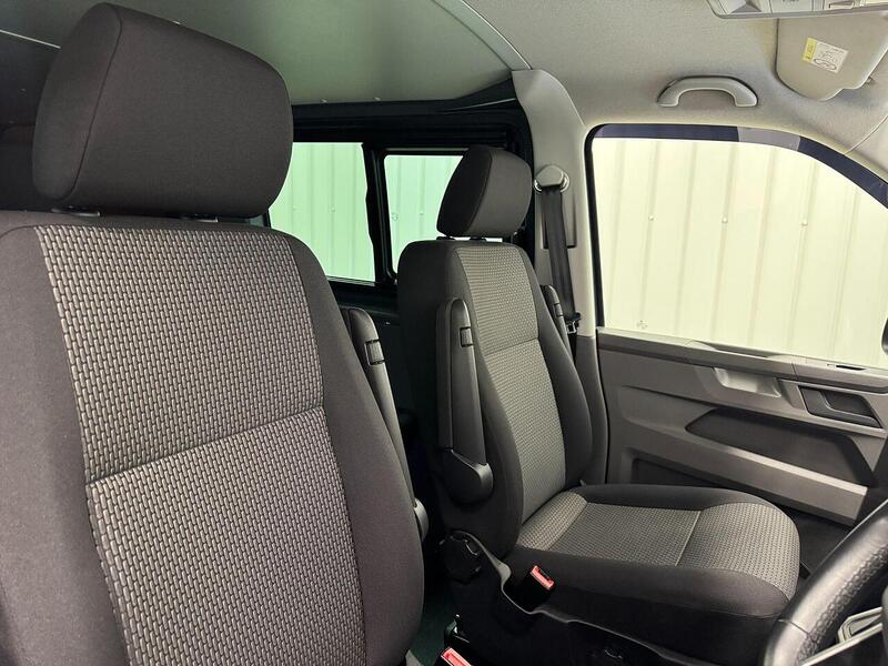 Volkswagen Transporter 2.0 TDI T32 Highline Kombi Double Cab 5dr Diesel DSG FWD LWB Euro 6 (s/s) (150 ps) - U119343
