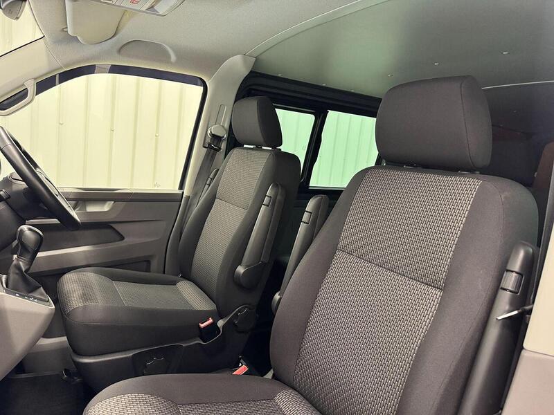 Volkswagen Transporter 2.0 TDI T32 Highline Kombi Double Cab 5dr Diesel DSG FWD LWB Euro 6 (s/s) (150 ps) - U119343