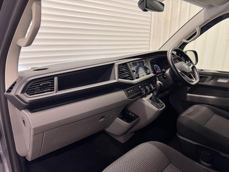 Volkswagen Transporter 2.0 TDI T32 Highline Kombi Double Cab 5dr Diesel DSG FWD LWB Euro 6 (s/s) (150 ps) - U119343