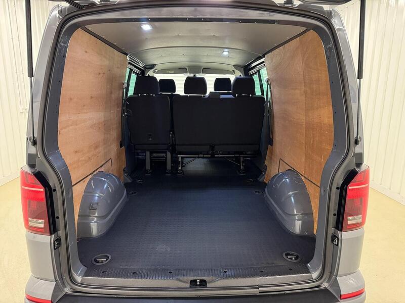 Volkswagen Transporter 2.0 TDI T32 Highline Kombi Double Cab 5dr Diesel DSG FWD LWB Euro 6 (s/s) (150 ps) - U119343