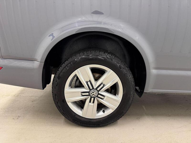 Volkswagen Transporter 2.0 TDI T32 Highline Kombi Double Cab 5dr Diesel DSG FWD LWB Euro 6 (s/s) (150 ps) - U119343