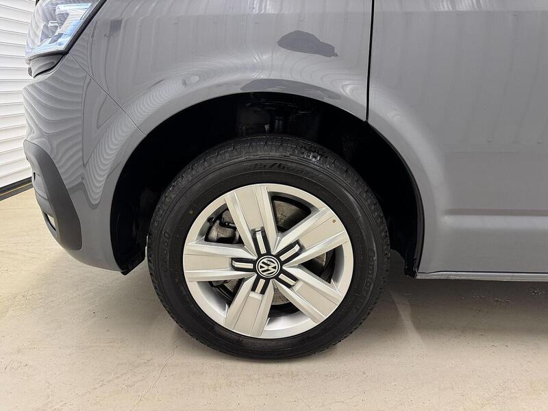 Volkswagen Transporter 2.0 TDI T32 Highline Kombi Double Cab 5dr Diesel DSG FWD LWB Euro 6 (s/s) (150 ps) - U119343