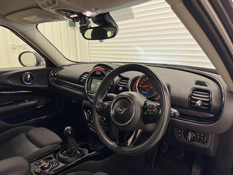 MINI Clubman 1.5 Cooper Classic Estate 6dr Petrol Manual Euro 6 (s/s) (136 ps) - U119347