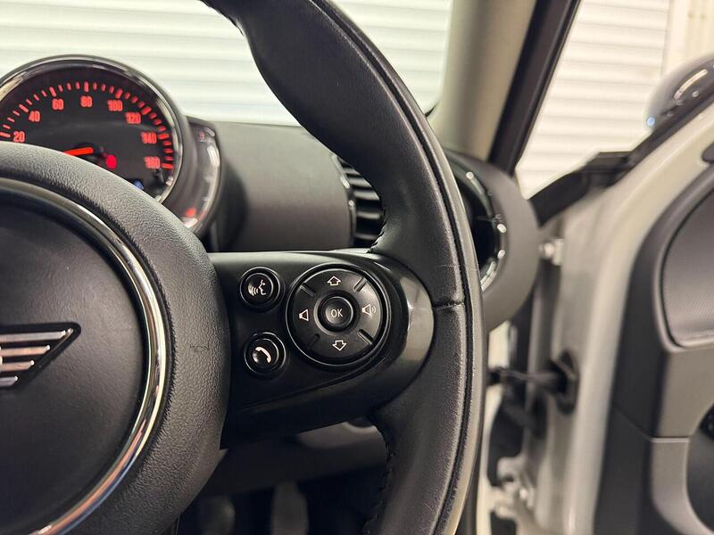 MINI Clubman 1.5 Cooper Classic Estate 6dr Petrol Manual Euro 6 (s/s) (136 ps) - U119347