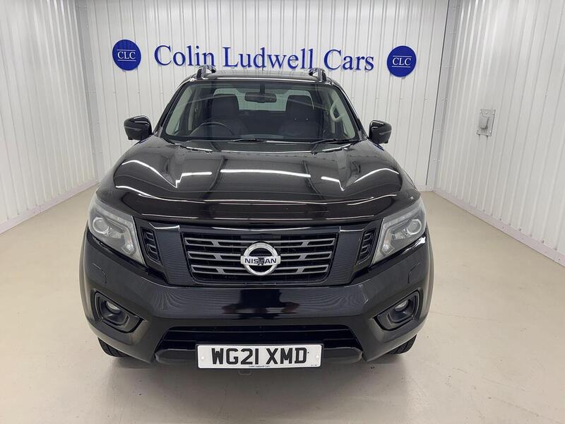 Nissan Navara 2.3 dCi N-Guard Double Cab Pickup 4dr Diesel Manual 4WD Euro 6 (s/s) (190 ps) - U119354