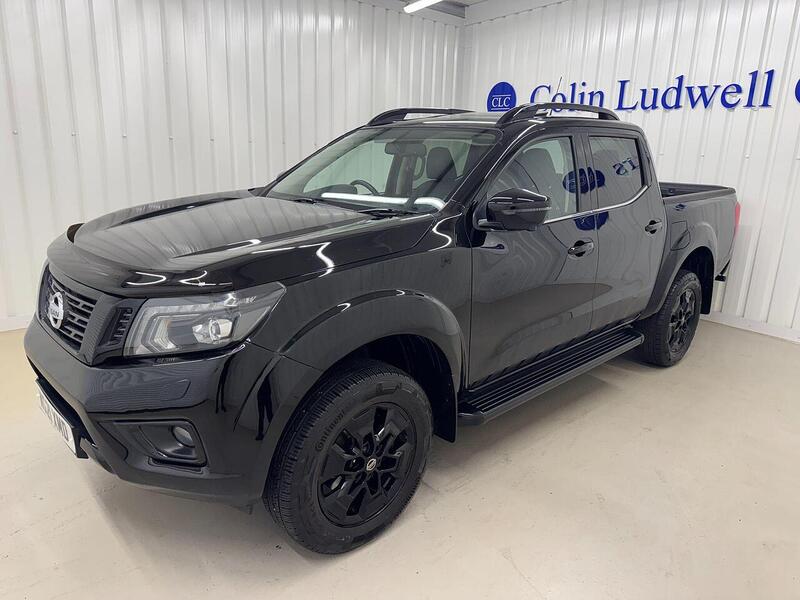 Nissan Navara 2.3 dCi N-Guard Double Cab Pickup 4dr Diesel Manual 4WD Euro 6 (s/s) (190 ps) - U119354