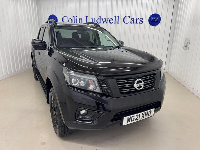 Nissan Navara 2.3 dCi N-Guard Double Cab Pickup 4dr Diesel Manual 4WD Euro 6 (s/s) (190 ps) - U119354