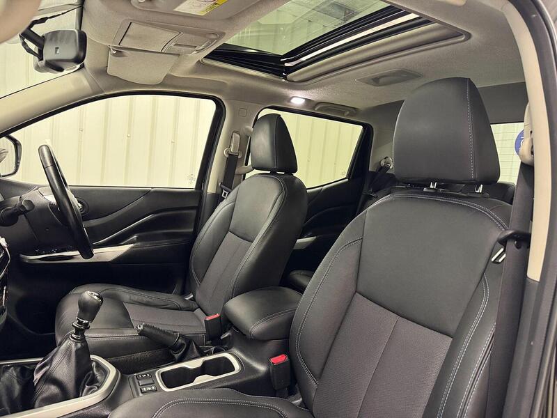 Nissan Navara 2.3 dCi N-Guard Double Cab Pickup 4dr Diesel Manual 4WD Euro 6 (s/s) (190 ps) - U119354