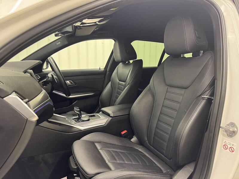 BMW 3 Series 2.0 320i M Sport Touring Auto Euro 6 (s/s) 5dr - U119358