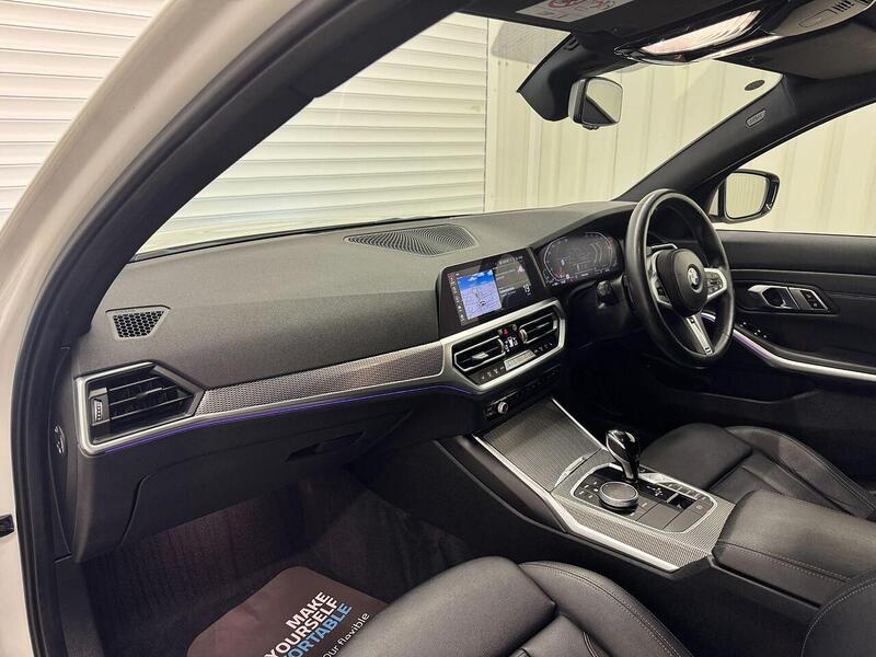 BMW 3 Series 2.0 320i M Sport Touring Auto Euro 6 (s/s) 5dr - U119358