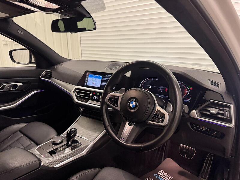 BMW 3 Series 2.0 320i M Sport Touring Auto Euro 6 (s/s) 5dr - U119358