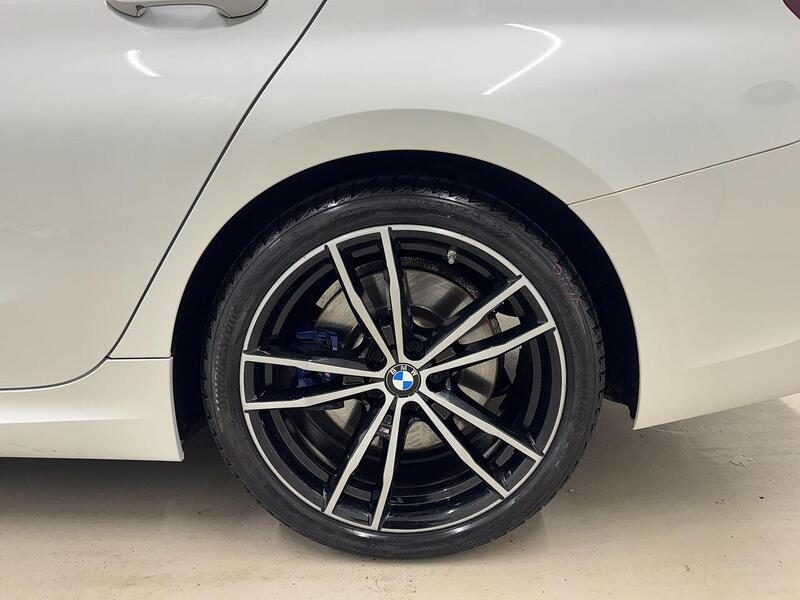 BMW 3 Series 2.0 320i M Sport Touring Auto Euro 6 (s/s) 5dr - U119358