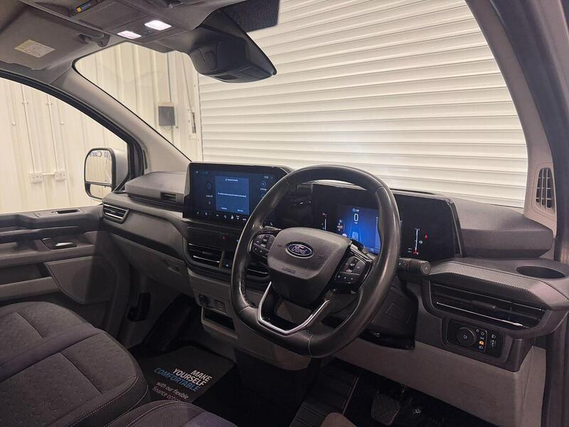 Ford Transit Custom 2.0 300 EcoBlue Limited Panel Van 5dr Diesel Auto L2 H1 Euro 6 (s/s) (136 ps) - U119361