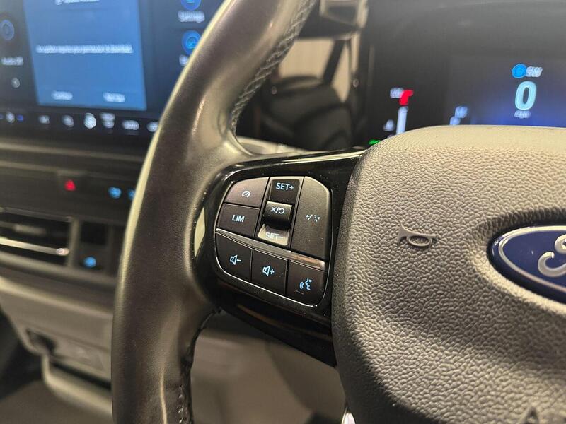 Ford Transit Custom 2.0 300 EcoBlue Limited Panel Van 5dr Diesel Auto L2 H1 Euro 6 (s/s) (136 ps) - U119361