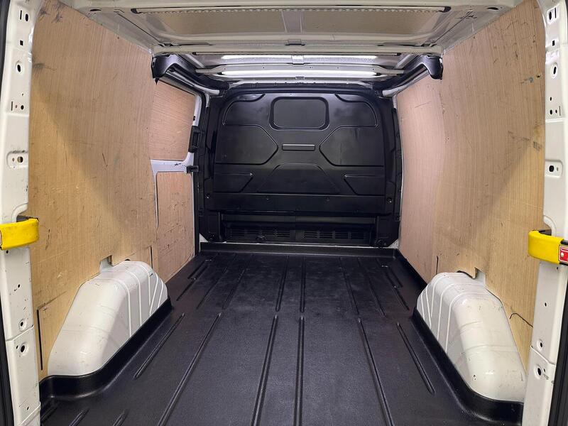 Ford Transit Custom 2.0 300 EcoBlue Limited Panel Van 5dr Diesel Manual L1 H1 Euro 6 (s/s) (130 ps) - U119364