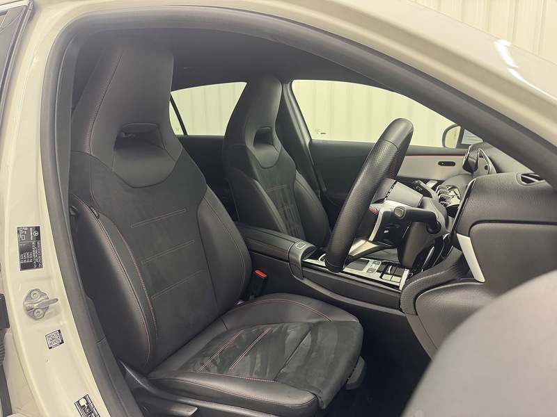 Mercedes-Benz A Class 1.3 A180h MHEV AMG Line (Executive) Hatchback 5dr Petrol Hybrid 7G-DCT Euro 6 (s/s) (150 ps) - U119379