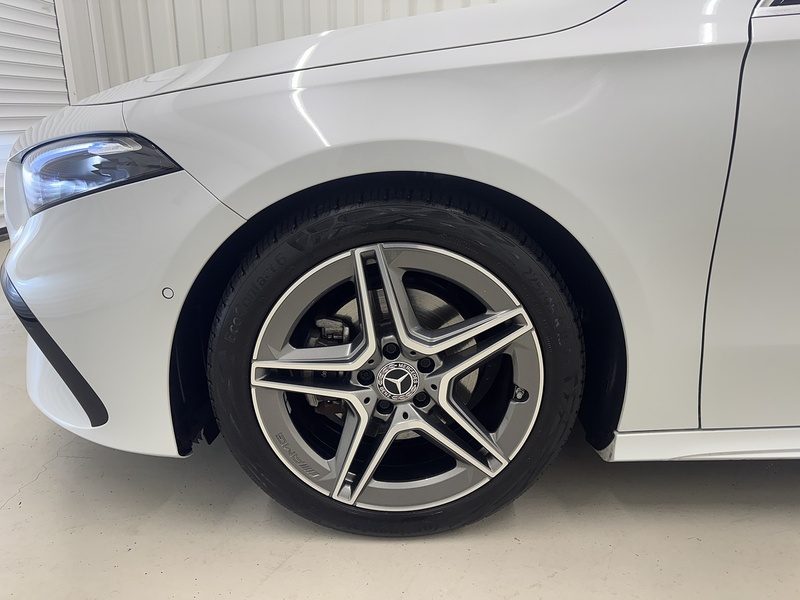 Mercedes-Benz A Class 1.3 A180h MHEV AMG Line (Executive) Hatchback 5dr Petrol Hybrid 7G-DCT Euro 6 (s/s) (150 ps) - U119379