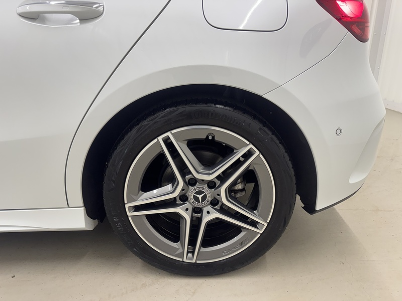 Mercedes-Benz A Class 1.3 A180h MHEV AMG Line (Executive) Hatchback 5dr Petrol Hybrid 7G-DCT Euro 6 (s/s) (150 ps) - U119379