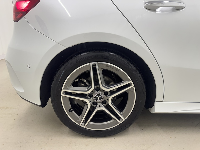 Mercedes-Benz A Class 1.3 A180h MHEV AMG Line (Executive) Hatchback 5dr Petrol Hybrid 7G-DCT Euro 6 (s/s) (150 ps) - U119379