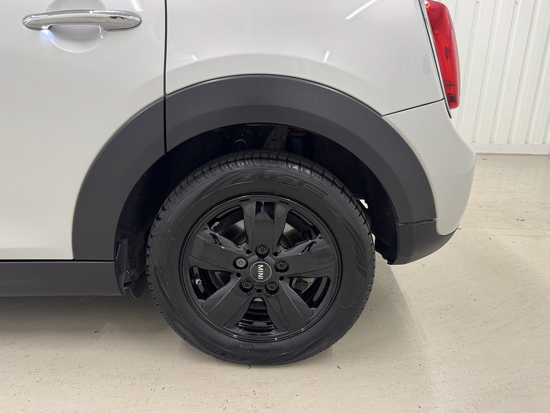 MINI Hatch 1.5 Cooper Classic Steptronic Euro 6 (s/s) 5dr - U119380