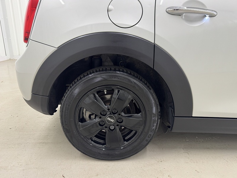 MINI Hatch 1.5 Cooper Classic Steptronic Euro 6 (s/s) 5dr - U119380