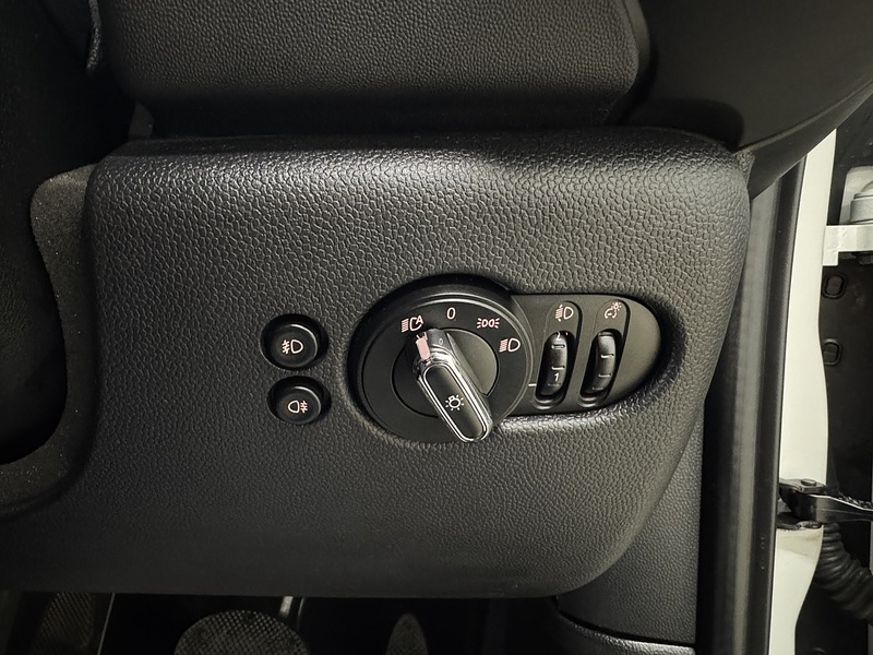 MINI Hatch 1.5 Cooper Classic Steptronic Euro 6 (s/s) 5dr - U119380