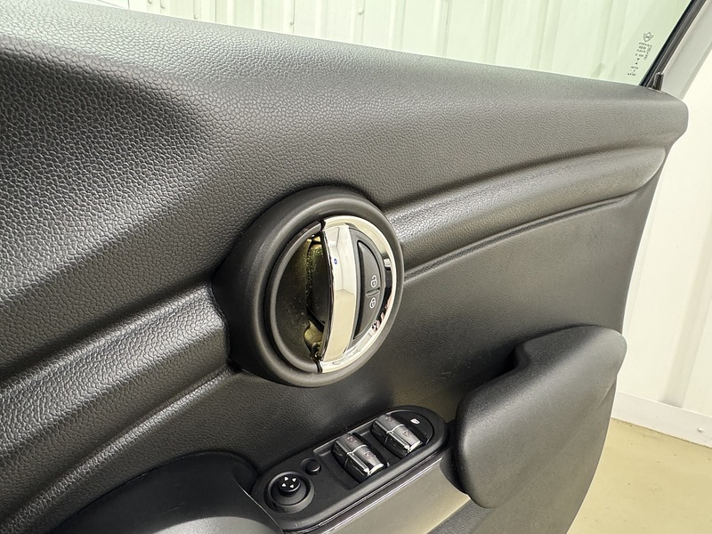 MINI Hatch 1.5 Cooper Classic Steptronic Euro 6 (s/s) 5dr - U119380