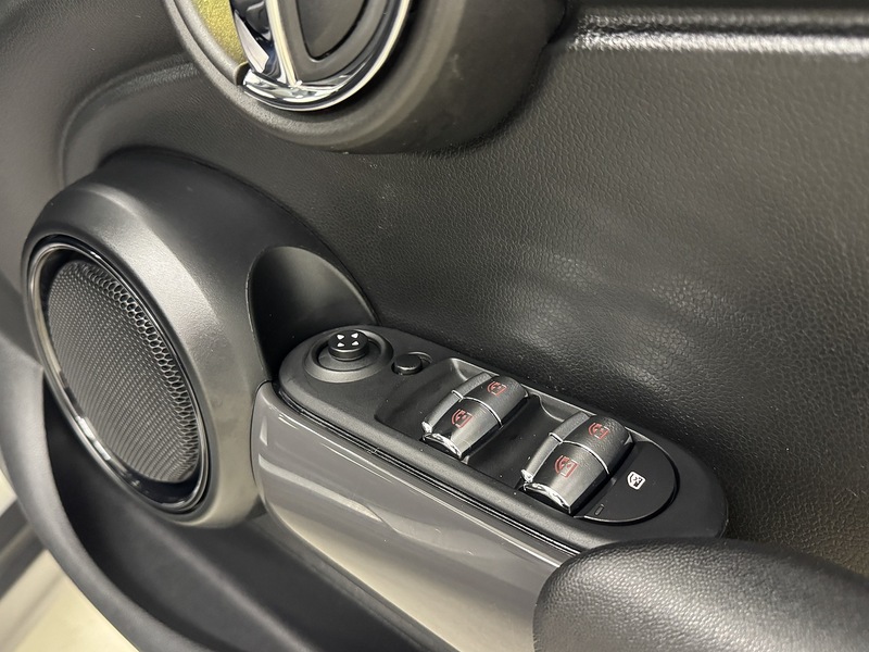 MINI Hatch 1.5 Cooper Classic Steptronic Euro 6 (s/s) 5dr - U119380