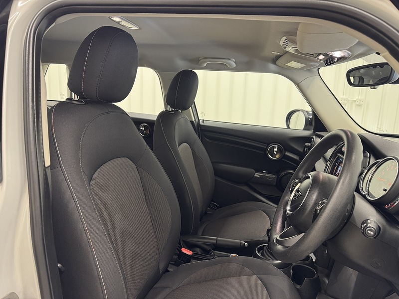 MINI Hatch 1.5 Cooper Classic Steptronic Euro 6 (s/s) 5dr - U119380