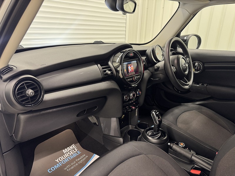 MINI Hatch 1.5 Cooper Classic Steptronic Euro 6 (s/s) 5dr - U119380