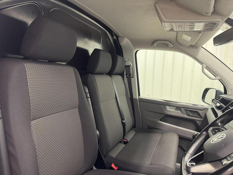 Volkswagen Transporter 2.0 TDI T28 Highline FWD SWB Euro 6 (s/s) 5dr - U119384