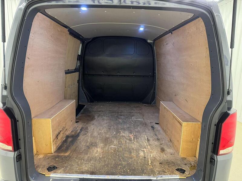 Volkswagen Transporter 2.0 TDI T28 Highline FWD SWB Euro 6 (s/s) 5dr - U119384