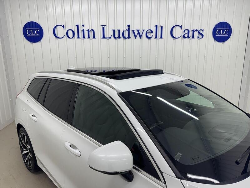 Volvo V60 2.0 T5 Momentum Plus Auto Euro 6 (s/s) 5dr - U119394